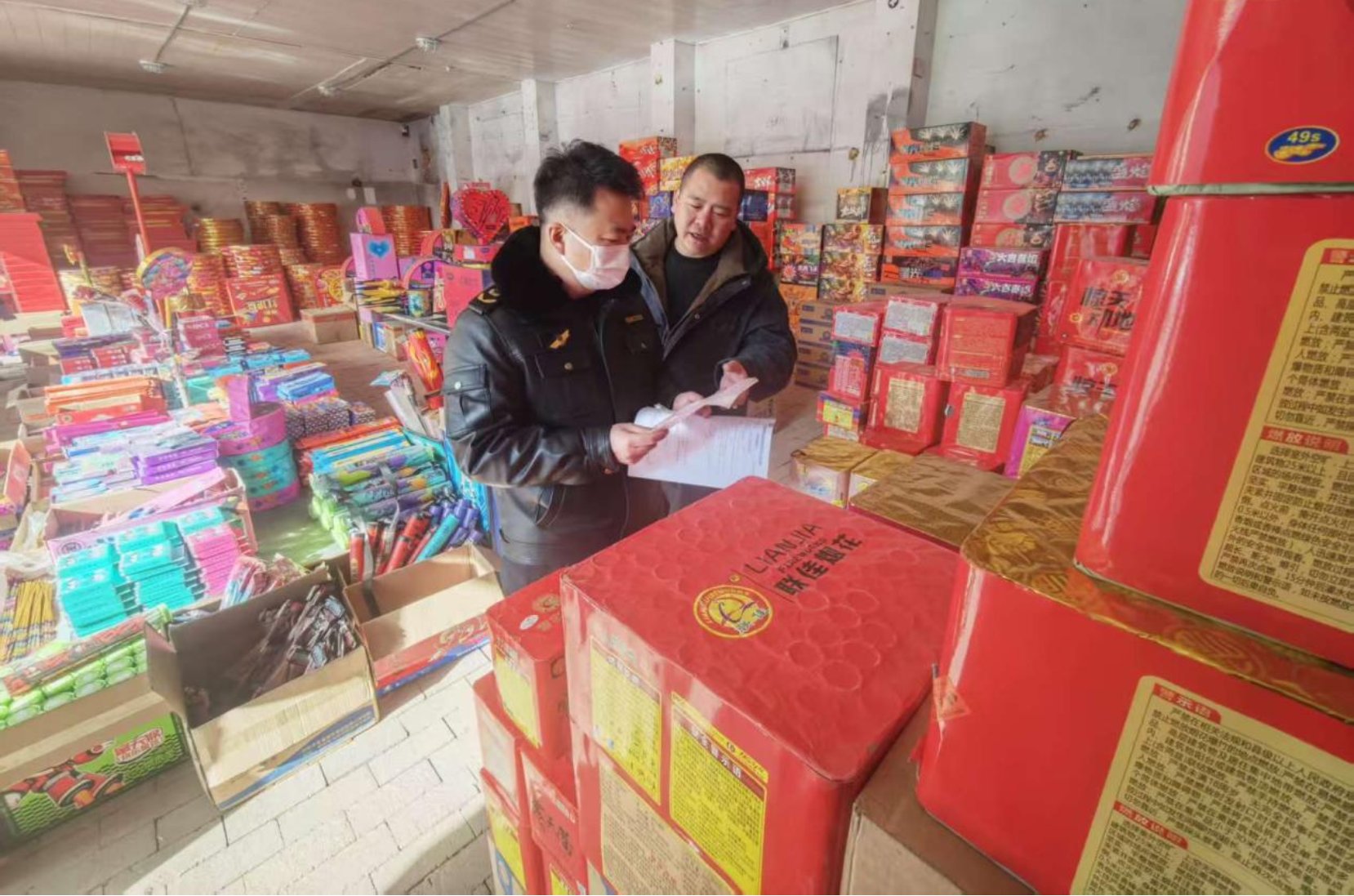 赤峰市元寶山區人民政府 以優質鞋帽零售服務，點亮百姓生活